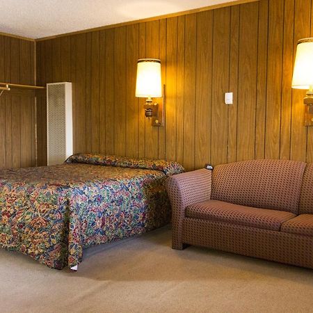 The Village Inn Motel & Restaurant Challis Exterior photo